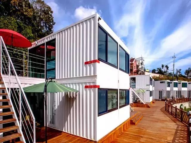  container cool party house 